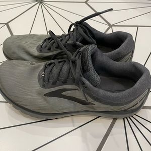 Brooks Pureflow 7 in Gray. Size 11